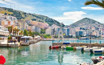 Un petit port de plaisance en Albanie